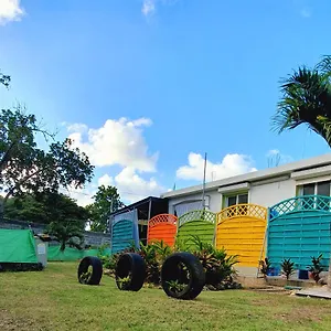 Hébergement de vacances Maison De 3 Avec Jardin Clos Et Wifi A Anne A 1 Km De La, Sainte-Anne (Grande-Terre)